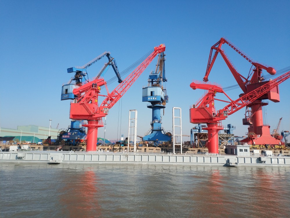 浮式起重机（船）